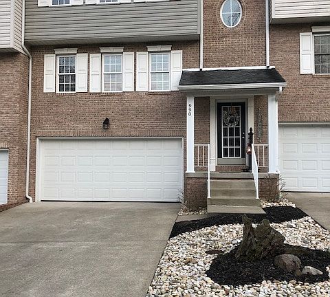 3rd image of 990 Ashton Pl