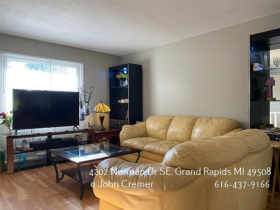 3rd image of 4202 Norman Dr SE
