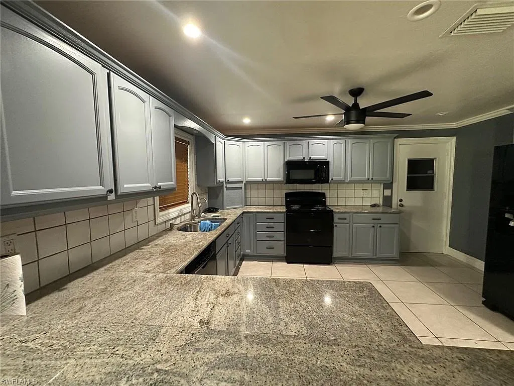 3 bed, 2.0 bath, 1803 sqft, $2,800 — Photo 4