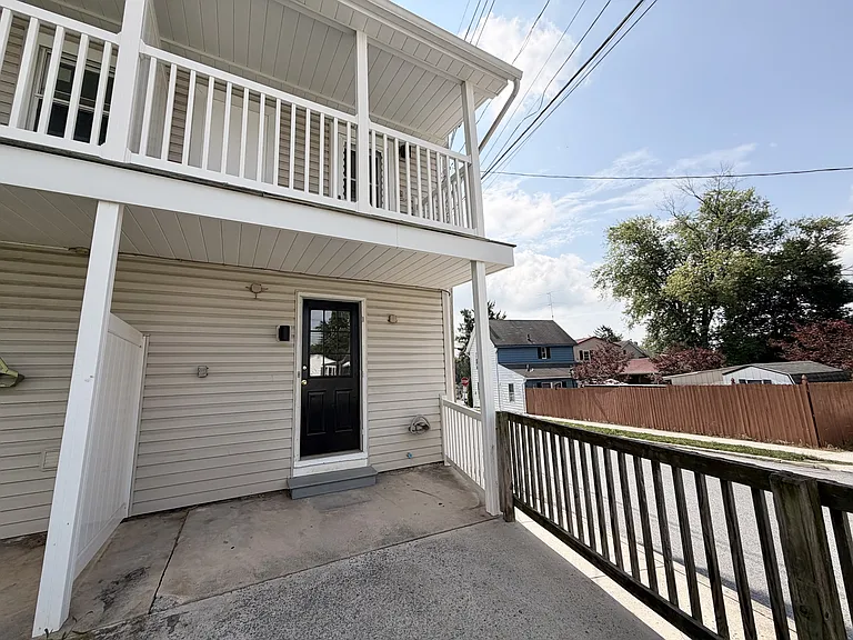 305 N Franklin St — Photo 13