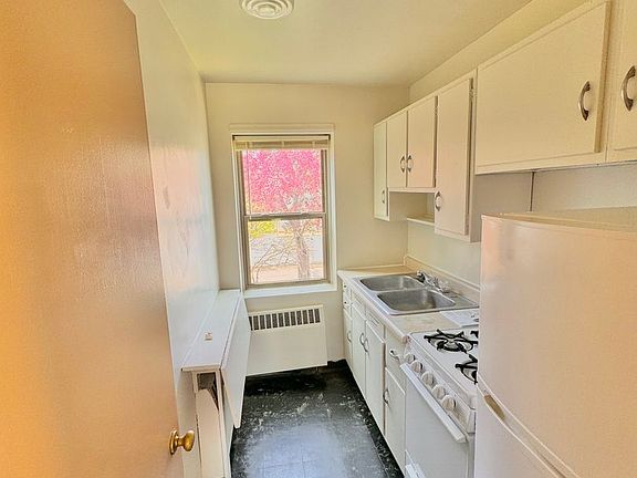 3rd image of 1510 3rd Ave NE #7-203