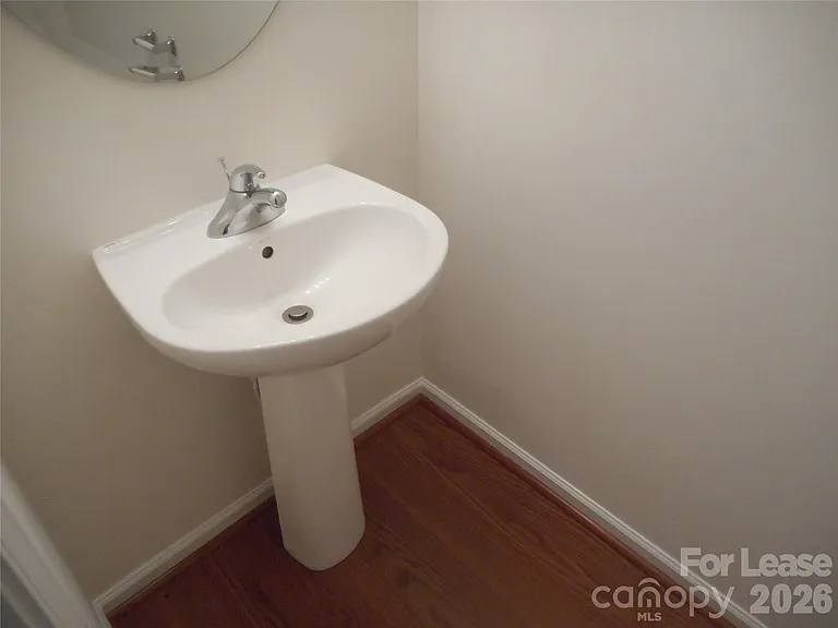 322 Deep Water Ln — Photo 14