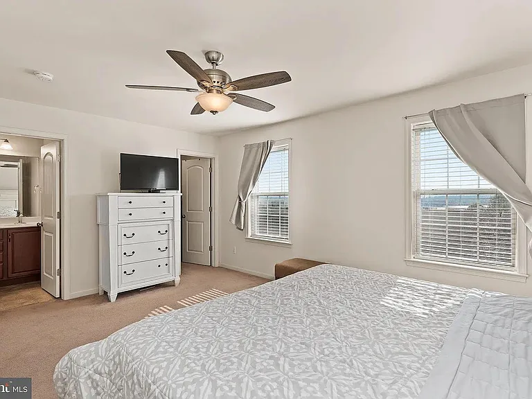 4 Jay Cir — Photo 5