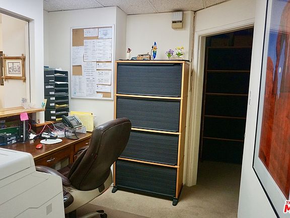 5th image of 2827 East Broadway