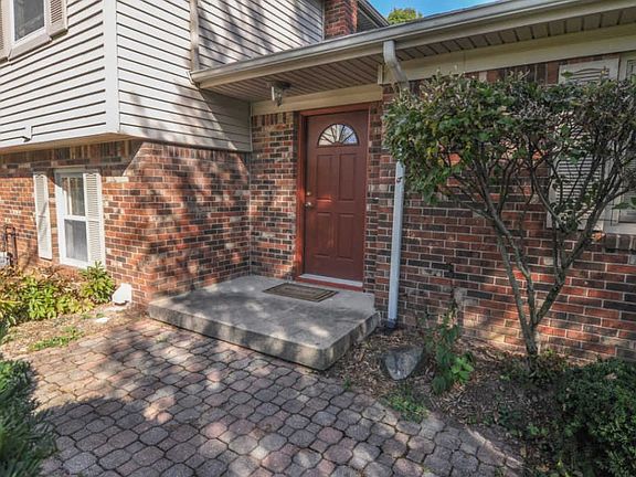 4th image of 2915 Marian Ave