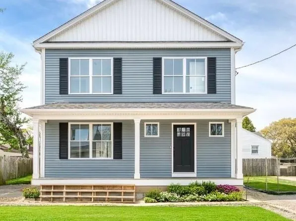 10 Fyffe Ave, Cranston, RI 02920