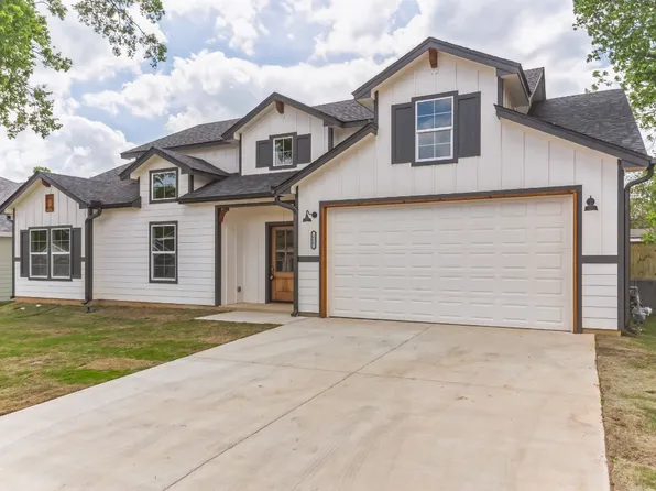 211 Wilson Dr, Lake Dallas, TX 75065