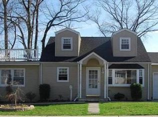 38 Grove St, Waldwick, NJ 07463