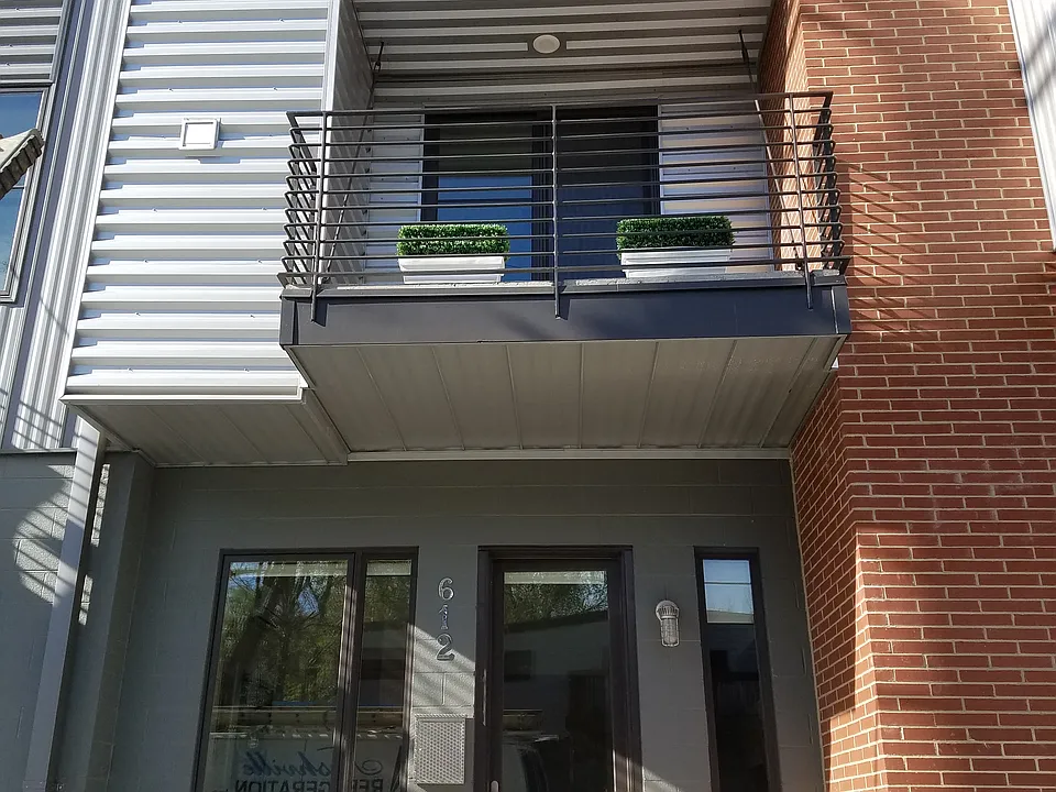612 Merritt Ave
