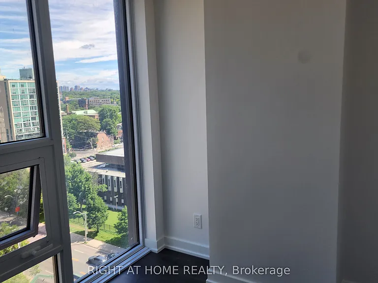 100 Queen St E #1503 — Photo 12