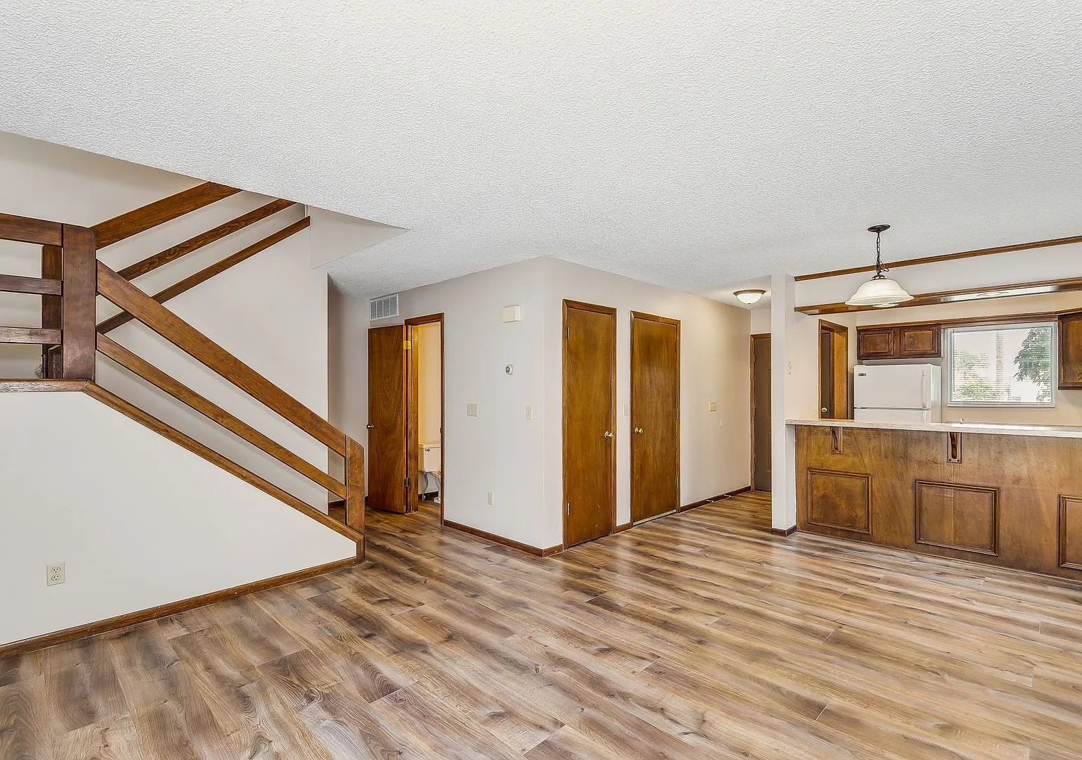 2 bedroom 1.5 Condo — Photo 3