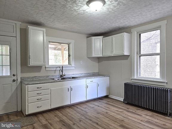 2nd image of 629 North St