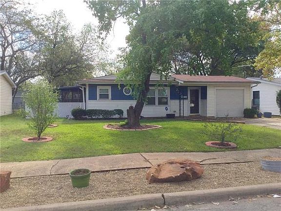 2nd image of 2320 Bluffton Dr