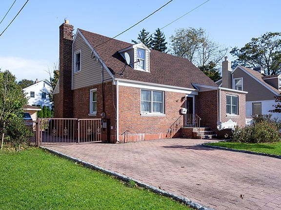 2nd image of 1018 Denton Ave
