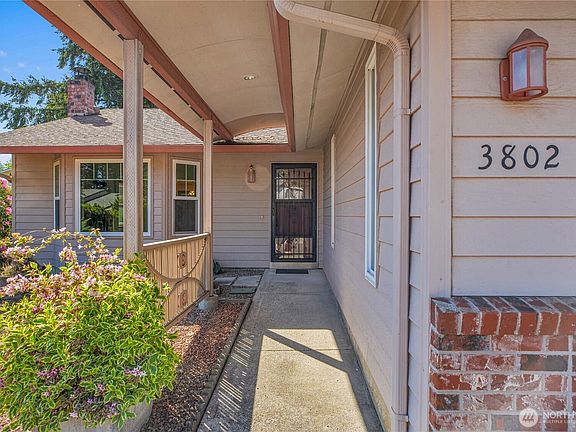 3rd image of 3802 NE 157th Avenue