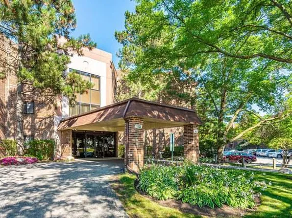 1002 Castilian Ct APT 310, Glenview, IL 60025