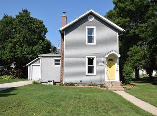 402 S Main St, Fort Atkinson, WI 53538
