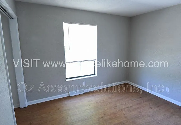 1105 W Elm Ter — Photo 15
