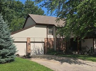 804 NW 41st St, Blue Springs, MO 64015