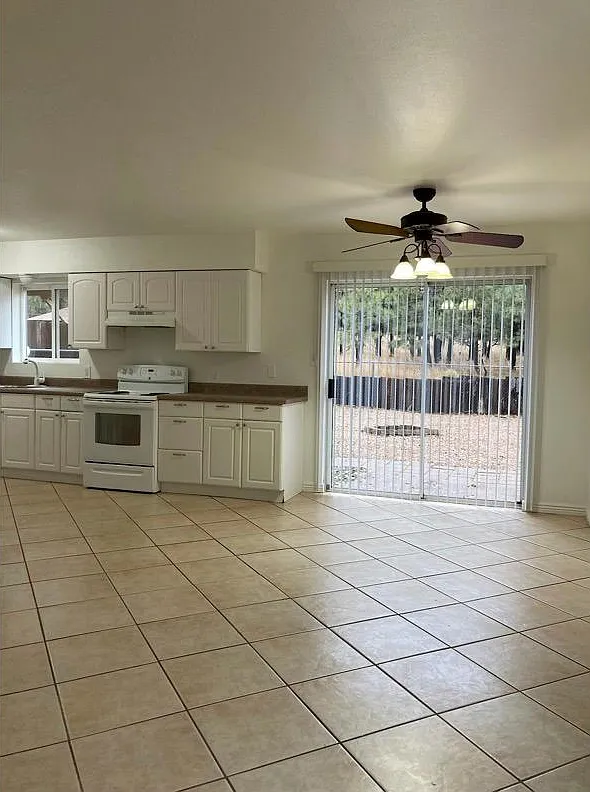 3 bed, 1.5 bath, 1250 sqft, $2,300 — Photo 3