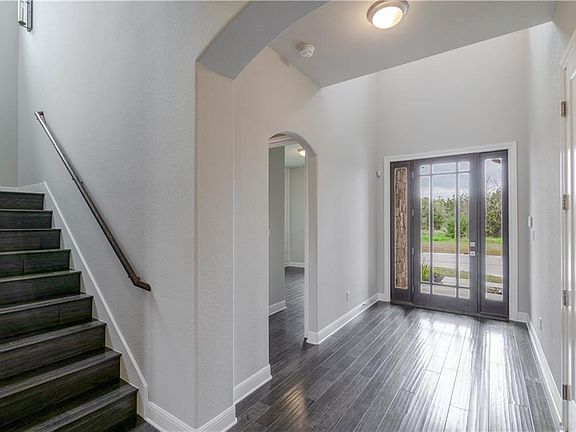 4th image of 4524 Katherine Dr