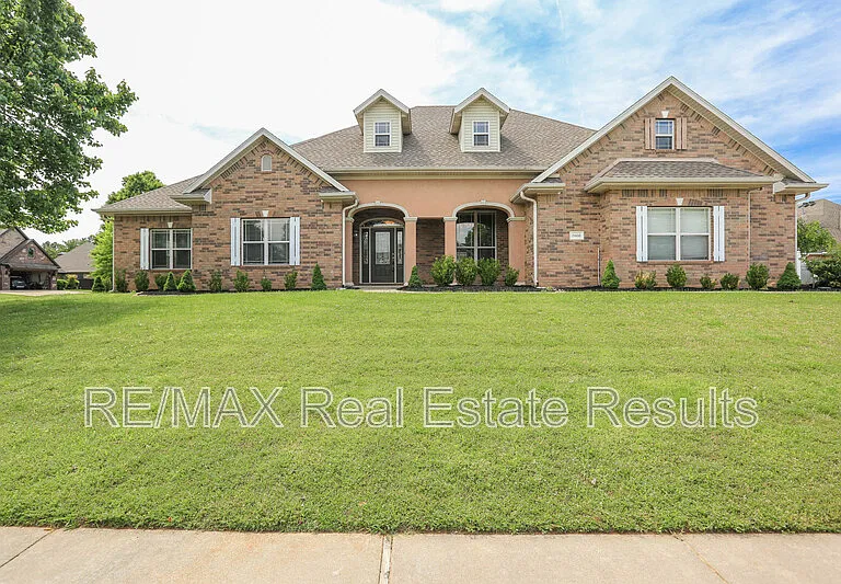 5602 S Bent Tree Dr — Photo 1