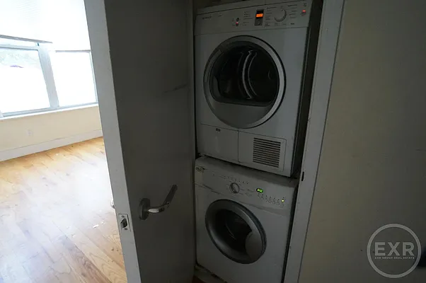 Rented by EXR | media 60