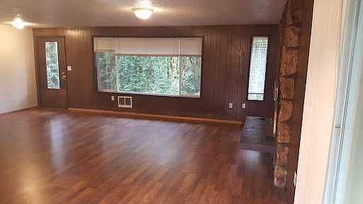 5th image of 1510 20th Ave SE #A