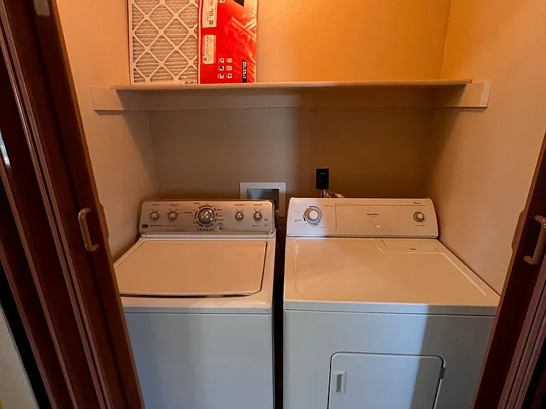 1480 Tamareno Cir #C — Photo 15
