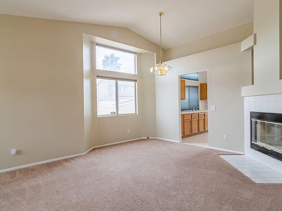 5th image of 13312 Dos Lomas Ct