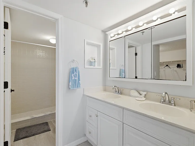 355 S Ocean Dr #106 — Photo 42