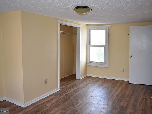 5th image of 433 Carrolton Ave
