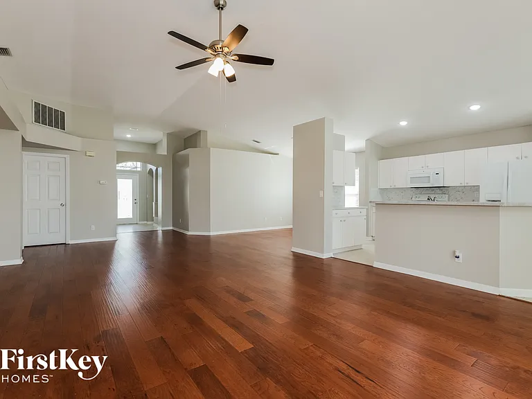 4312 Horseshoe Pick Ln — Photo 2