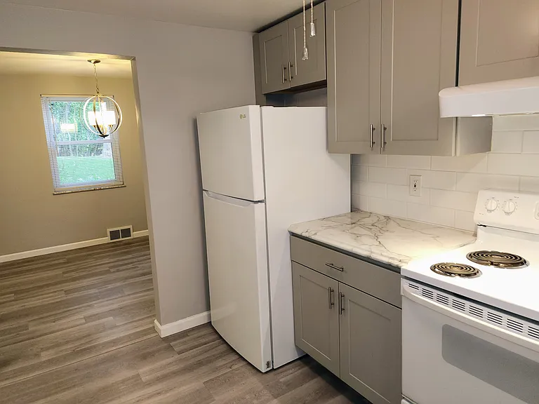 251-253 Dakota Ave #1 — Photo 5