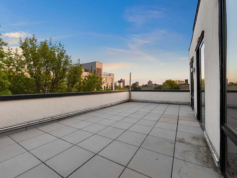 691 Chauncey St #4E — Photo 18