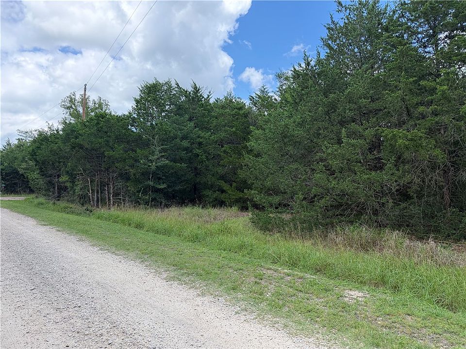 1st image of 304 Overlook Loop