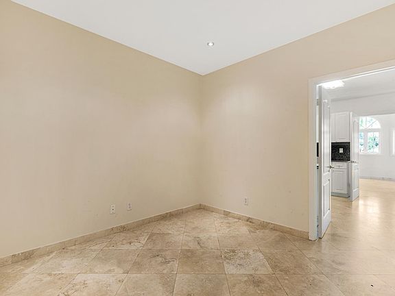 3rd image of 1415 20th St