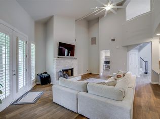 18 Glenway Dr, The Hills, TX 78738