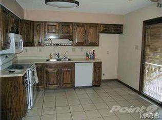 97 Bonnie Ln, Festus, MO 63028