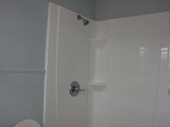 2nd image of 3805 Bowie St