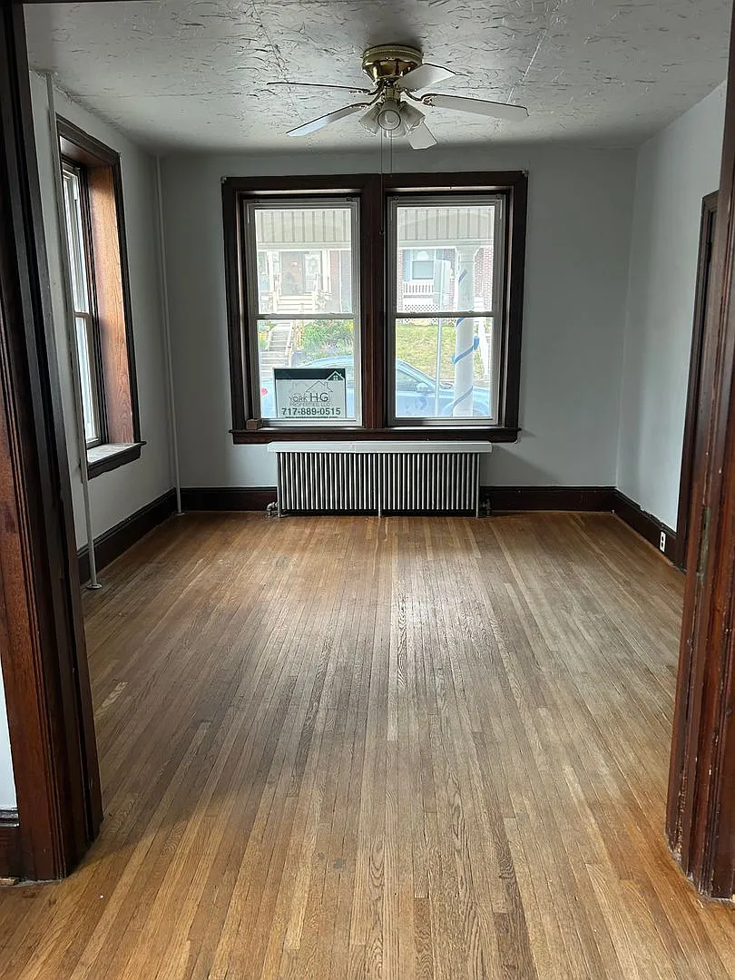 601 W Broadway — Photo 4