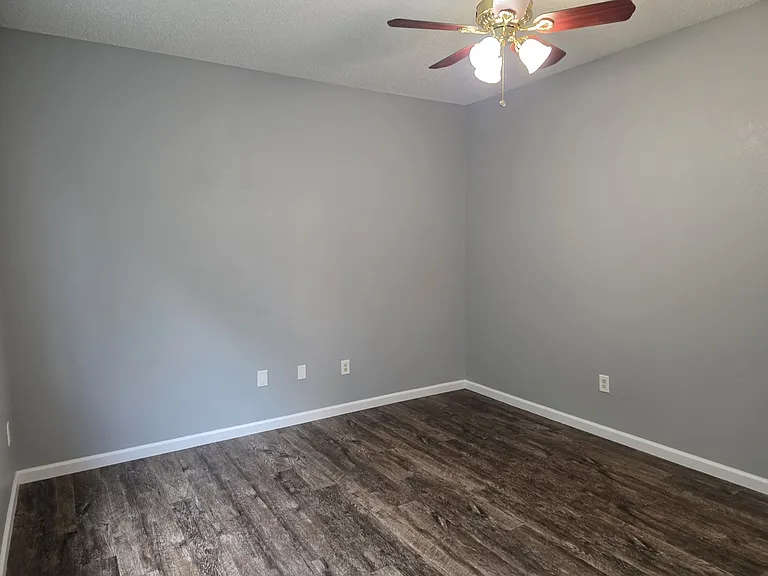 162 S Fraser Cir — Photo 9