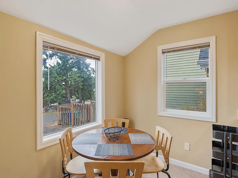 6718 SW 36th Ave — Photo 11