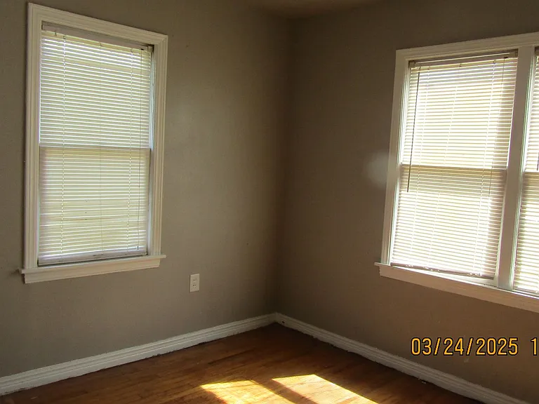712 SW Roosevelt Ave — Photo 6