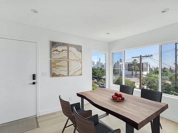 3rd image of 1815 Bellevue Ave #5