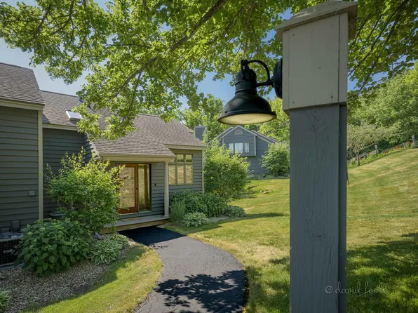 5 Valleywood Ln #5, Galena, IL 61036