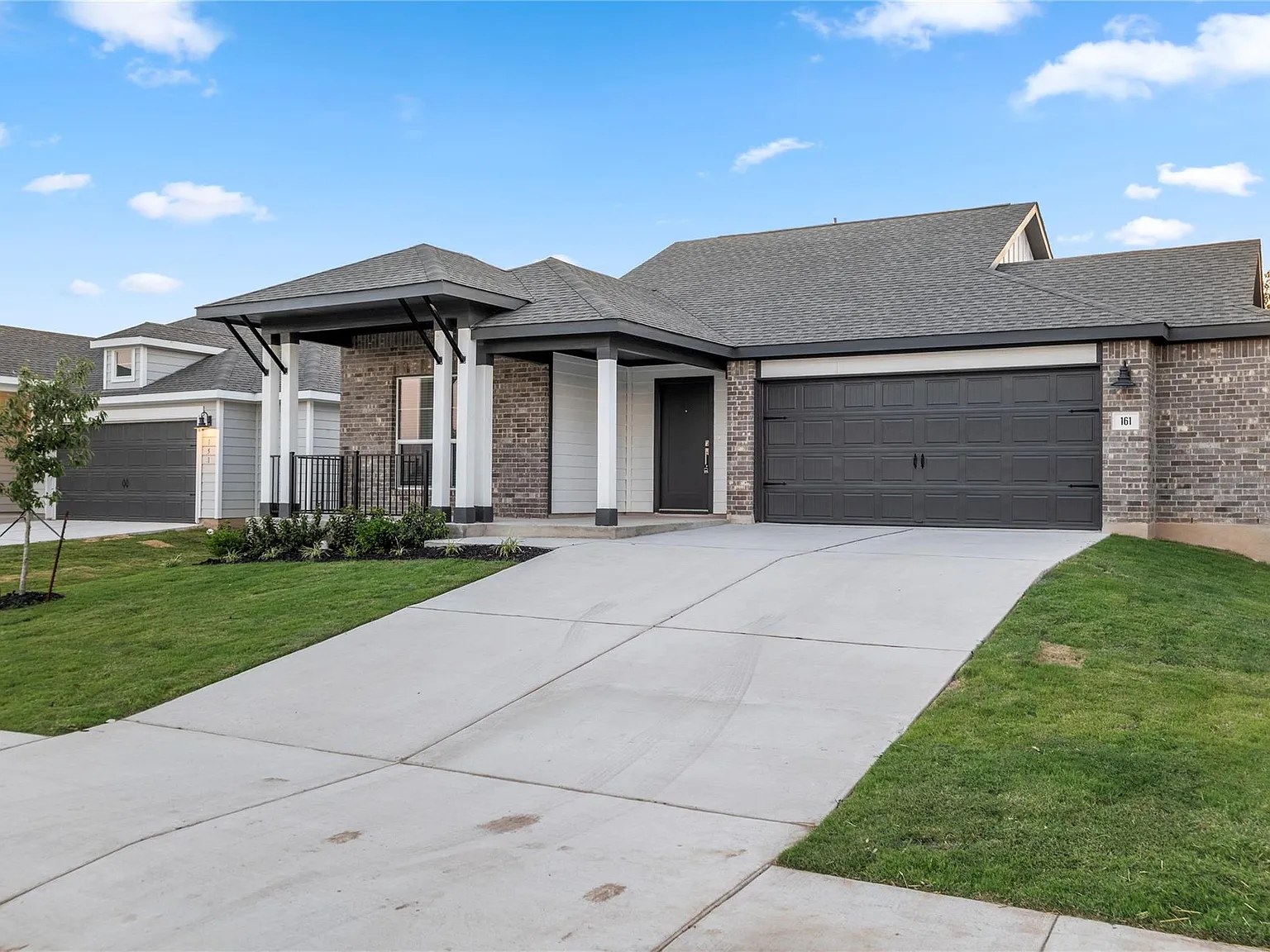 4 bed, 3.0 bath, 2303 sqft, $2,550 — Photo 3