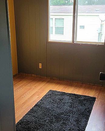 Small bedroom/office