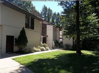 1352 Johnson Rd, Charleston, WV 25314