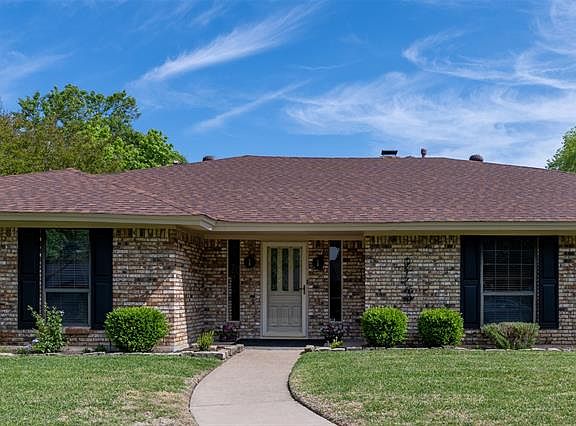 3rd image of 2729 Westridge Dr